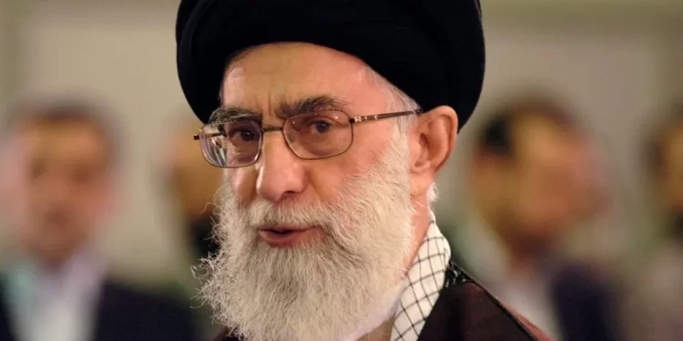 نقل المرشد الإيراني إلى “مكان آمن”