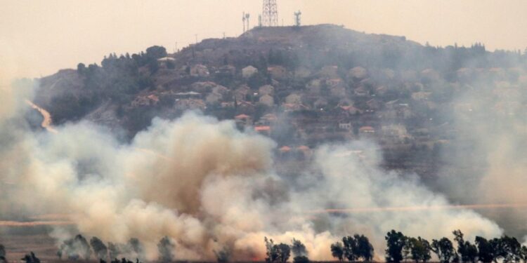 لبنان.. اقصف اسرائيلي على بنى عسكرية لـ”حزب الله”