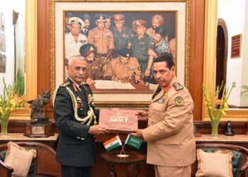 السعودية تعزز علاقتها الدفاعية بالهند…لكـــن “ليس على حساب باكستان”