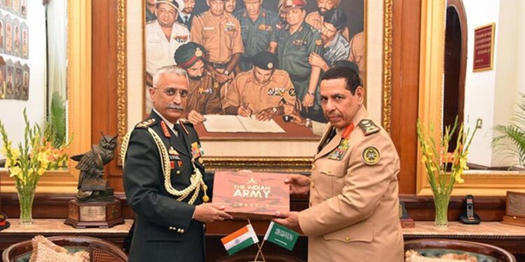 السعودية تعزز علاقتها الدفاعية بالهند…لكـــن “ليس على حساب باكستان”