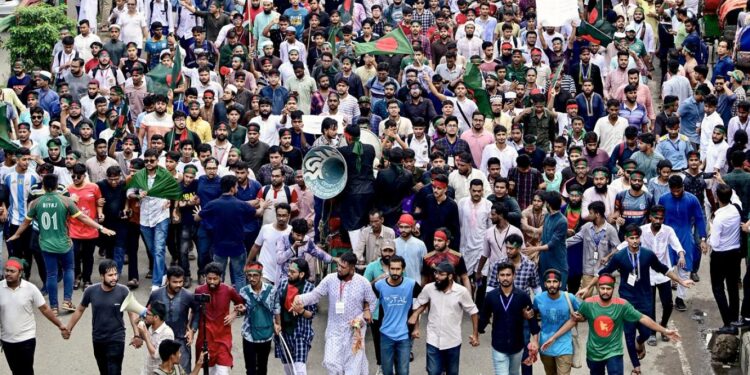 بنغلاديش تطالب الهند تســـليمها الشيخة حسينة