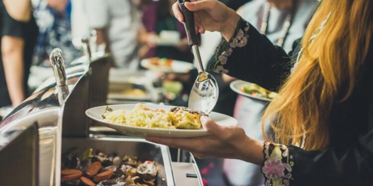 أسماء غريبة لمطاعم وبراندات بالعراق ,,, البيزنس قبل الذوق