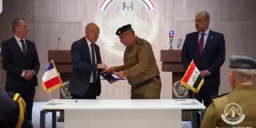 العراق يوقع عقدا مع شركة “ايرباص” الفرنسية لشـــراء طائرة كاراكال