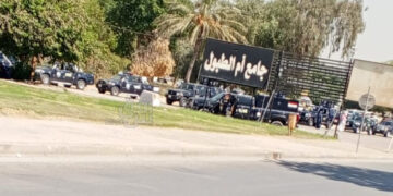قوة أمنية كبيرة تطوق جامع “أم الطبول”