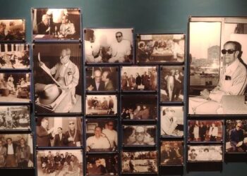 نجيب محفوظ… العائش في “التكية”