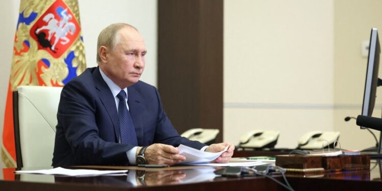 بوتين يُرسّم الخط الأحمر و ينتظر خطوة بايدن