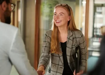 سلوكيات يجب التخلص منها ليحظى المرء بالاحترام