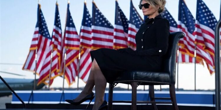ميلانيا ترامب تتوعد بكشف المستور في مذكراتها