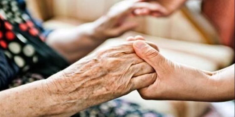 الكشف عن أفضل طريقة لخفض شعور كبار السن بالوحدة