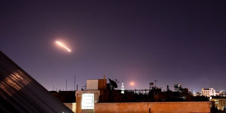 سوريا.. قصف اسرائيلي على “مصياف” يتسبب بعشرات الضحايا