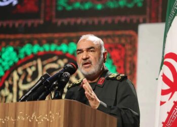 ايران تعلن عن محاصرتها لإسرائيل من (العراق ولبنان واليمن)