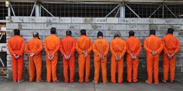 اعتقال 8 متهمين بتجارة المخدرات بينهم أجانب،،، في 3 محافظات