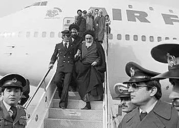 من المنفى إلى “آية الله”,,, عن مؤسس الجمهورية الإسلامية في إيران