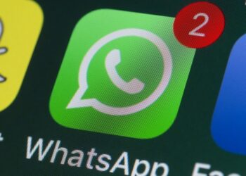 شركات التواصل الاجتماعي تجمع بيانات المستخدمين لبيعها