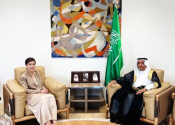 العراق والسعودية يبحثان سبل تعزيز “التعاون القنصلي” بين البلدين