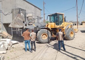 عمليات بغداد تزيل التجاوزات على الأملاك العامة والمشيدة على الطرق الرئيسة