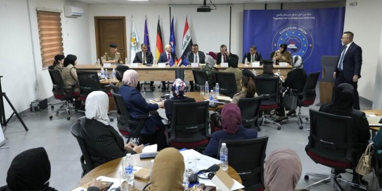 وزير الداخلية يؤكد ان المرأة جزء لا يتجزأ من الأمن القومي