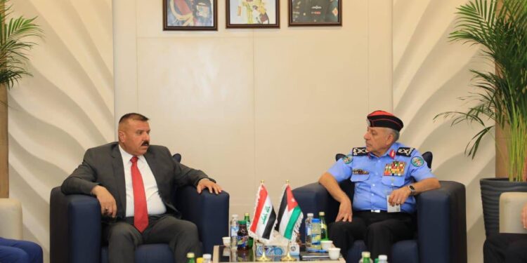 وزير الداخلية يلتقي مدير الأمن العام الأردني