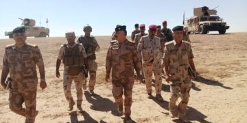 قائد القوات البرية يزور قاطع عمليات صلاح الدين لتفقد الوضع الأمني