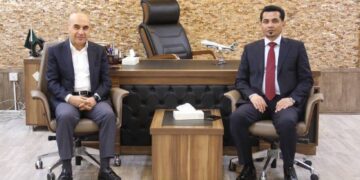 وزير النقل يلتقي رئيس سلطة الطيران المدني