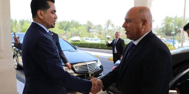 وفد مصري يصل الى بغداد لتنفيذ مشروعات تنموية