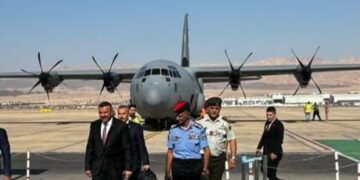 وزير الداخلية يصل الى الاردن