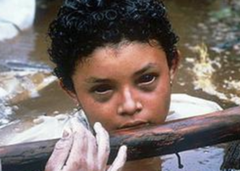 الطفلة الكولمبية أوميرا سانشيز التي هزت صورها العالم عام 1985