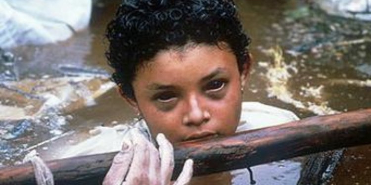 الطفلة الكولمبية أوميرا سانشيز التي هزت صورها العالم عام 1985