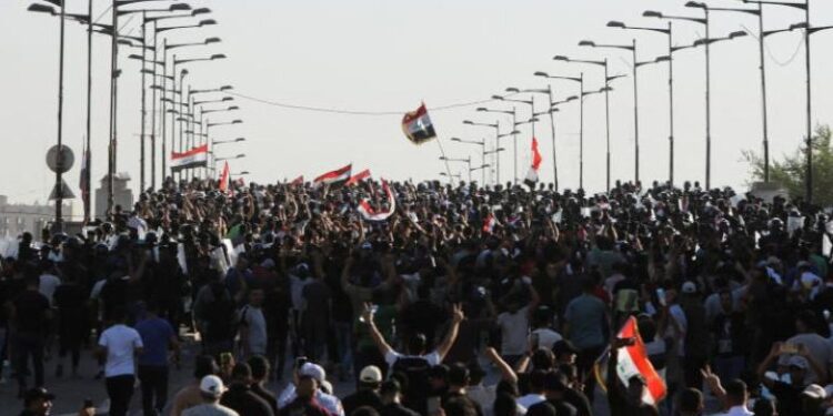 اجتماع لقوى تشرين لاتخاذ موقف من “إعادة الثورة” مجدداً