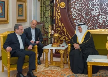 ملك البحرين يستقبل عراقجي