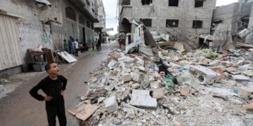 غزة.. قتلى وجرحى فلسطينيين في قصف إسرائيلي على مدرسة ومعهد أيتام