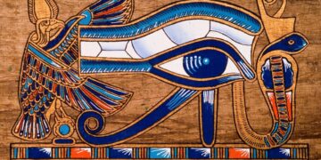 العين ذات الزرقة الخارقة