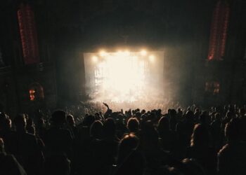 نجوم بــددوا ثرواتهم في مشاريع خاســـرة أو نمط حياة فاخر