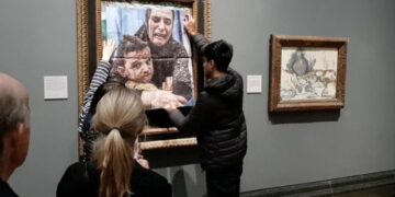 لندن.. متحف “ناشونال غاليري” يعزز إجراءاته بعد اعتداءات الناشطين