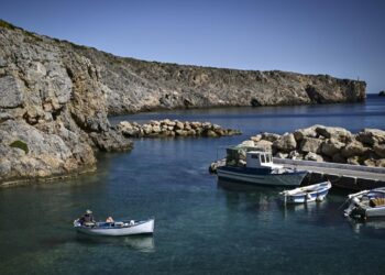 جزر وقرى يونانية تبحـــث عن سكان بعدما هجرها أبناؤها