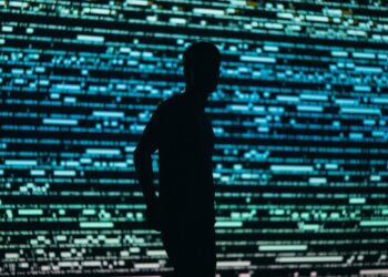 هل أصبحنا نعيش في عالم “أورويلي” تحت مراقبة جماعية؟