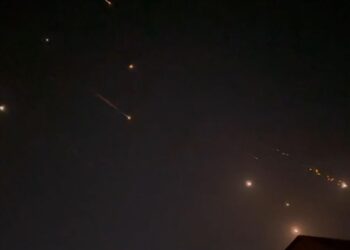 الحرس الثوري يعلن قصف إسرائيل بالصواريخ رداً على اغتيال (نصرالله وهنية ونيلفوروشان)