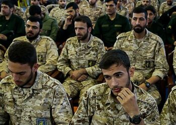 ايران.. إرسال متطوعين إلى لبنان يحتـــــاج لــ”قرار من المرشد”