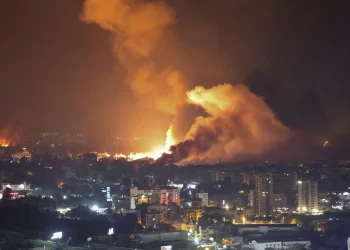 تشبيه غارات إسرائيل على لبنان بهجوم “الصدمة والترويع” في العراق