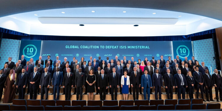 منح قرابة 400 مليون $ المناطق المحررة بسوريا والعراق