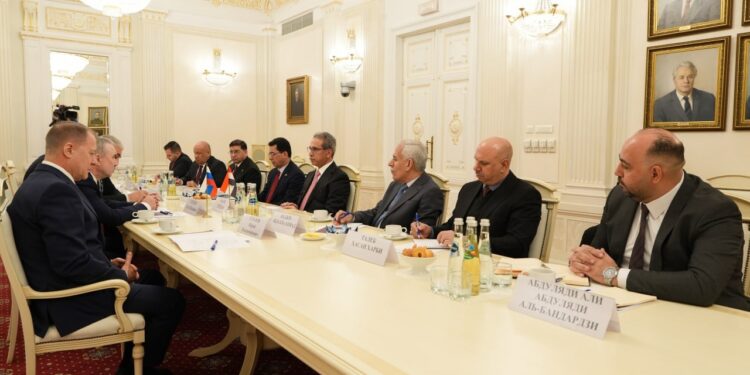 رئيس مجلس القضاء الأعلى يزور المحكمة العليا الروسية