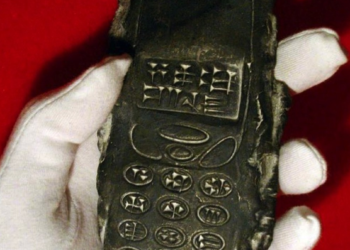 هاتف محمول يعود للحضارة السومرية