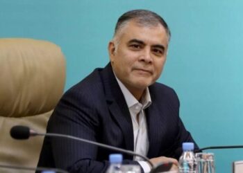 وزير النفط الإيراني يقول إنه “لا يشعر بالقلق” من الأزمات