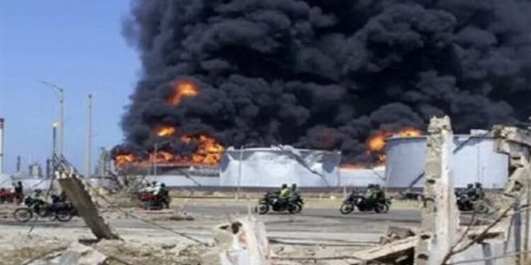 فنزويلا.. إصابة 26 شخصا فى انفجار وحريق في محطة لتخزين النفط  بســبب البرق