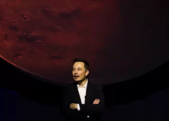 إيلون ماسك قد يدمـــر كوكب المريخ… تحذير غريب وصادم