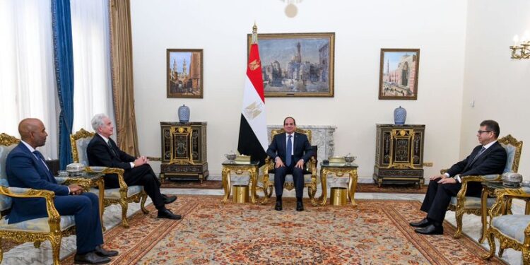 لقاء يجمع السيسي برئيس الــ “سي آي إيه”