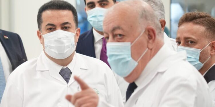 السوداني يؤكد ارتفاع العقود الخاصة بإنشاء المشاريع الدوائية بما يتجاوز 60%