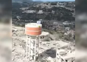 رفع العلم الإسرائيلي في بلدة عيتا الشعب جنوب لبنان