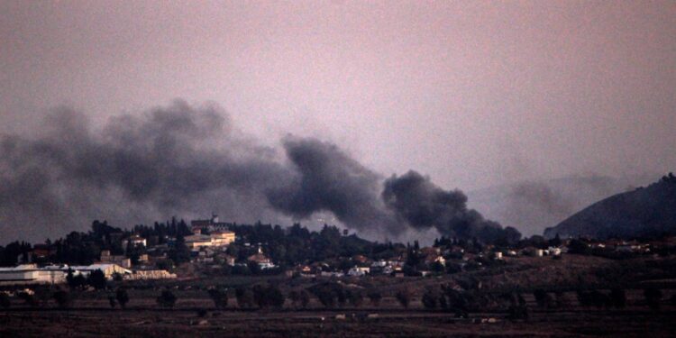 حزب الله يعلن قصف تجمع لجنود إسرائيليين ببلدة حدودية جنوب لبنان