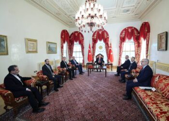 إيران وتركيا تُحذران من حـــرب “تطال العالم”